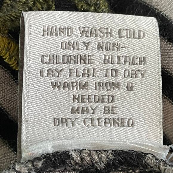 Soft Surroundings Knit Tunic 1X Gray Black Stripe Floral Embroidery Asymmetric - Picture 10 of 10